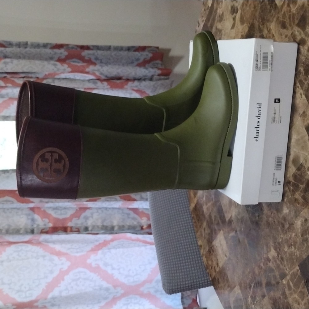🥰Tory Burch Rain Boots🥰